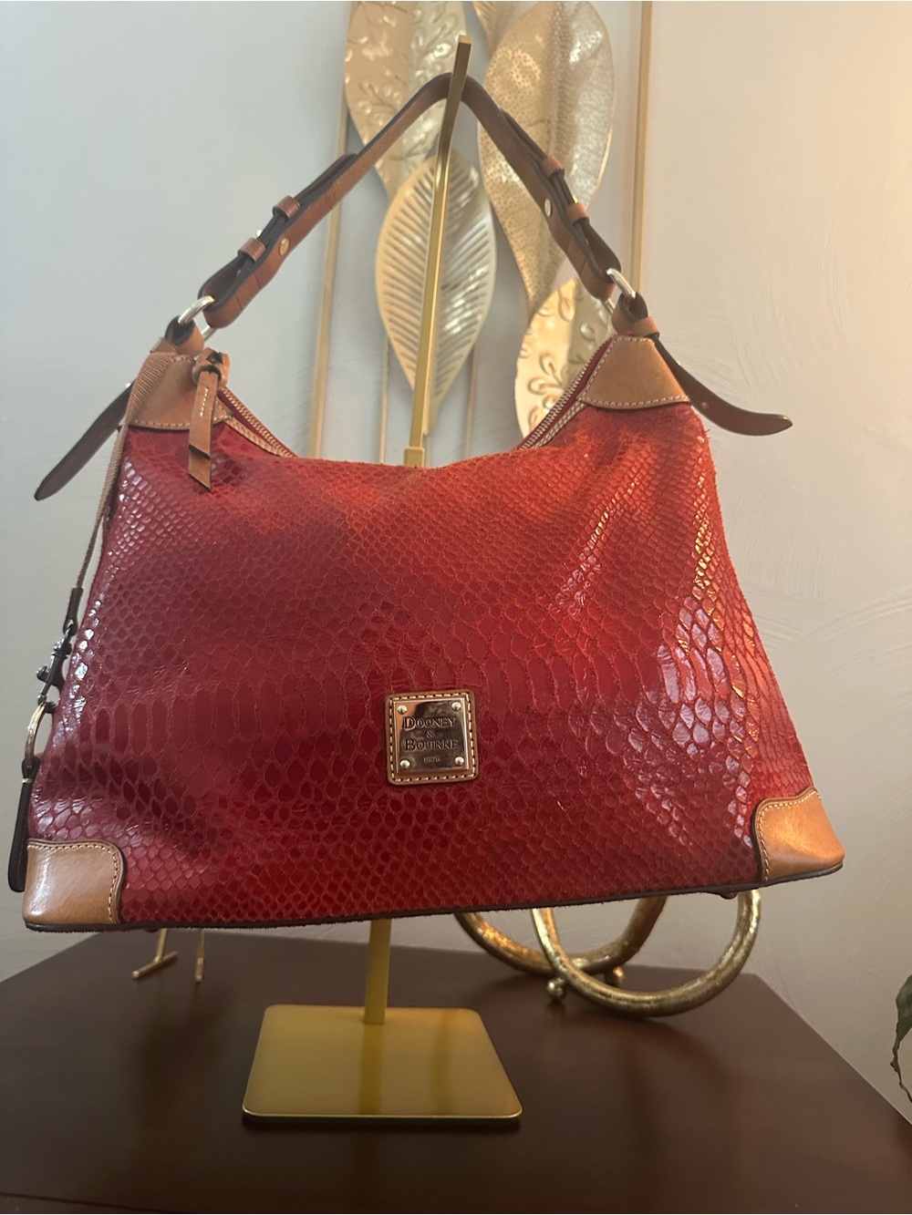 Dooney & Bourke Red & Tan Embossed Leather Shoulder Bag w/keychain - Picture 15 of 16